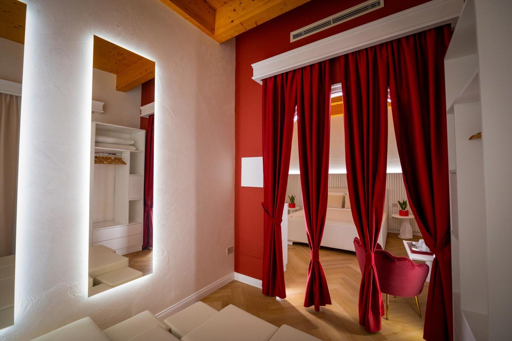 トロペーア La Divina - Free Parking - Bed & Breakfast エクステリア 写真