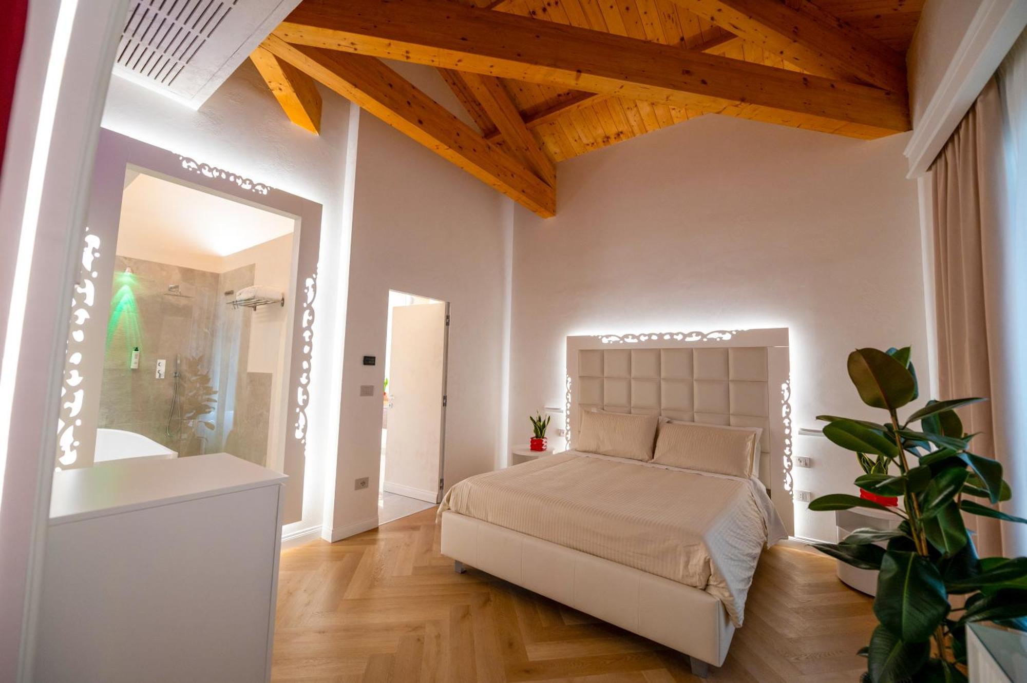 トロペーア La Divina - Free Parking - Bed & Breakfast エクステリア 写真