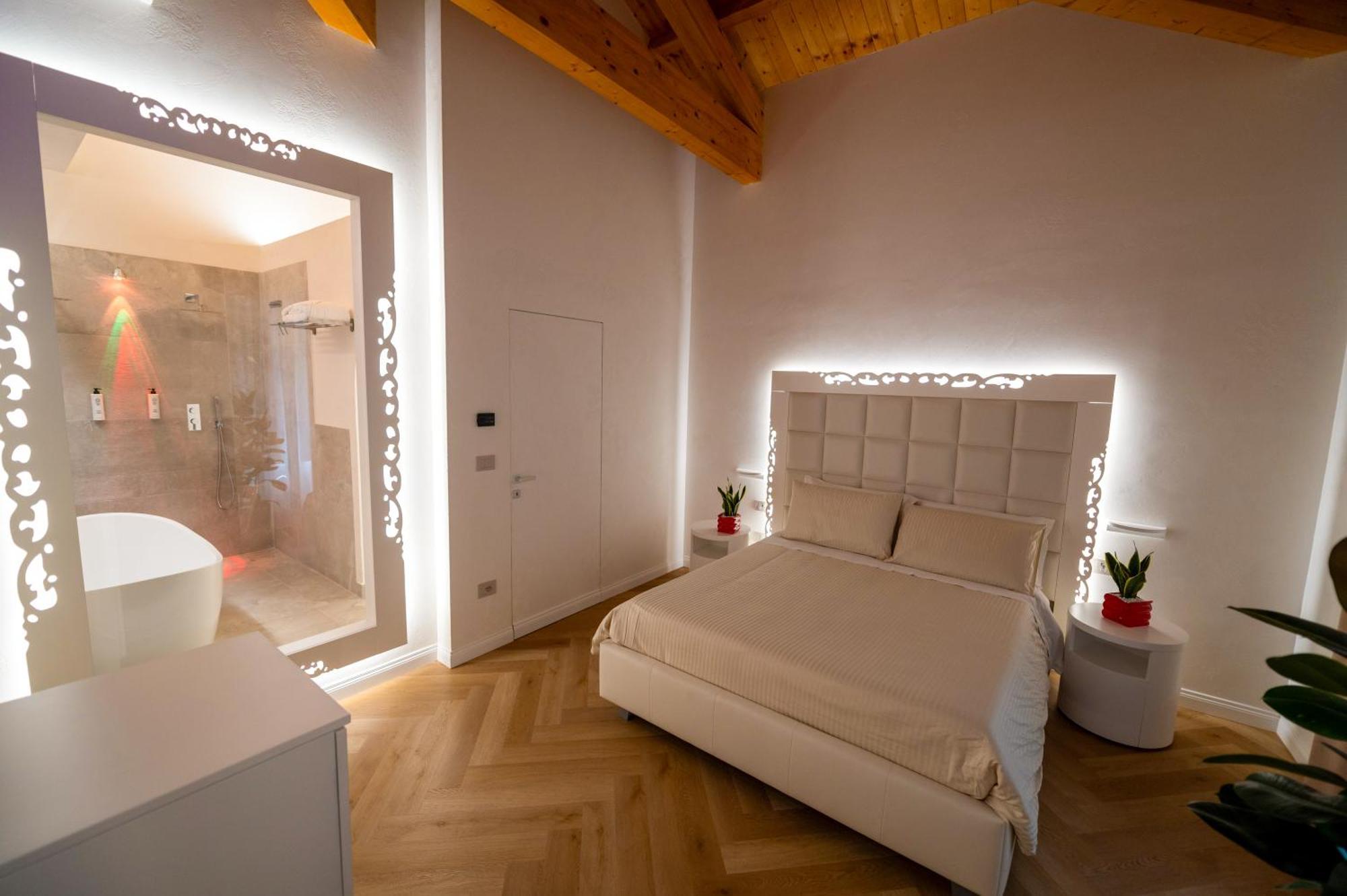トロペーア La Divina - Free Parking - Bed & Breakfast エクステリア 写真