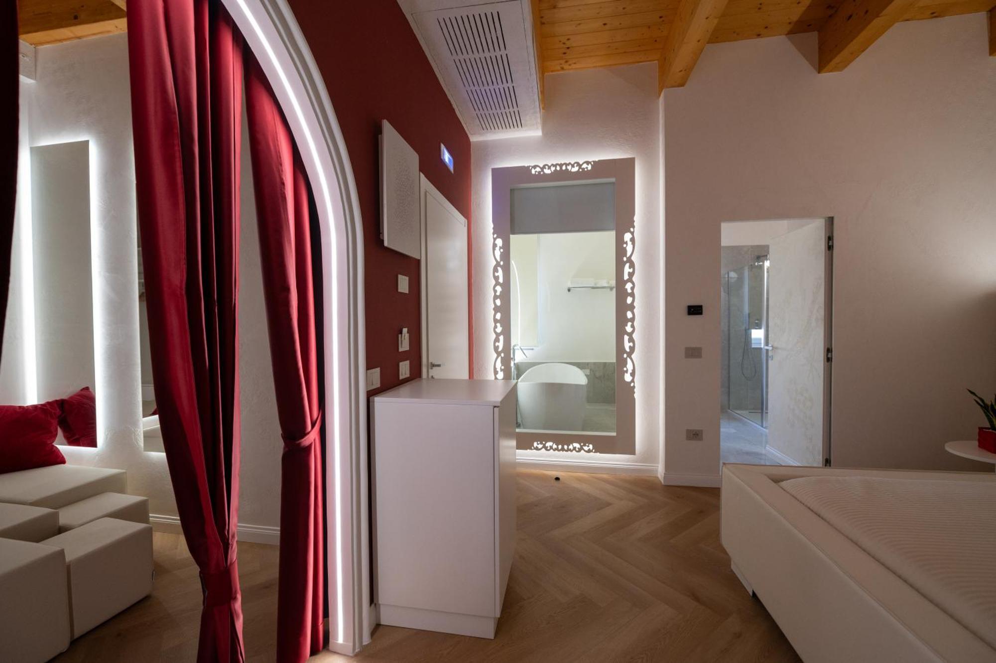 トロペーア La Divina - Free Parking - Bed & Breakfast エクステリア 写真