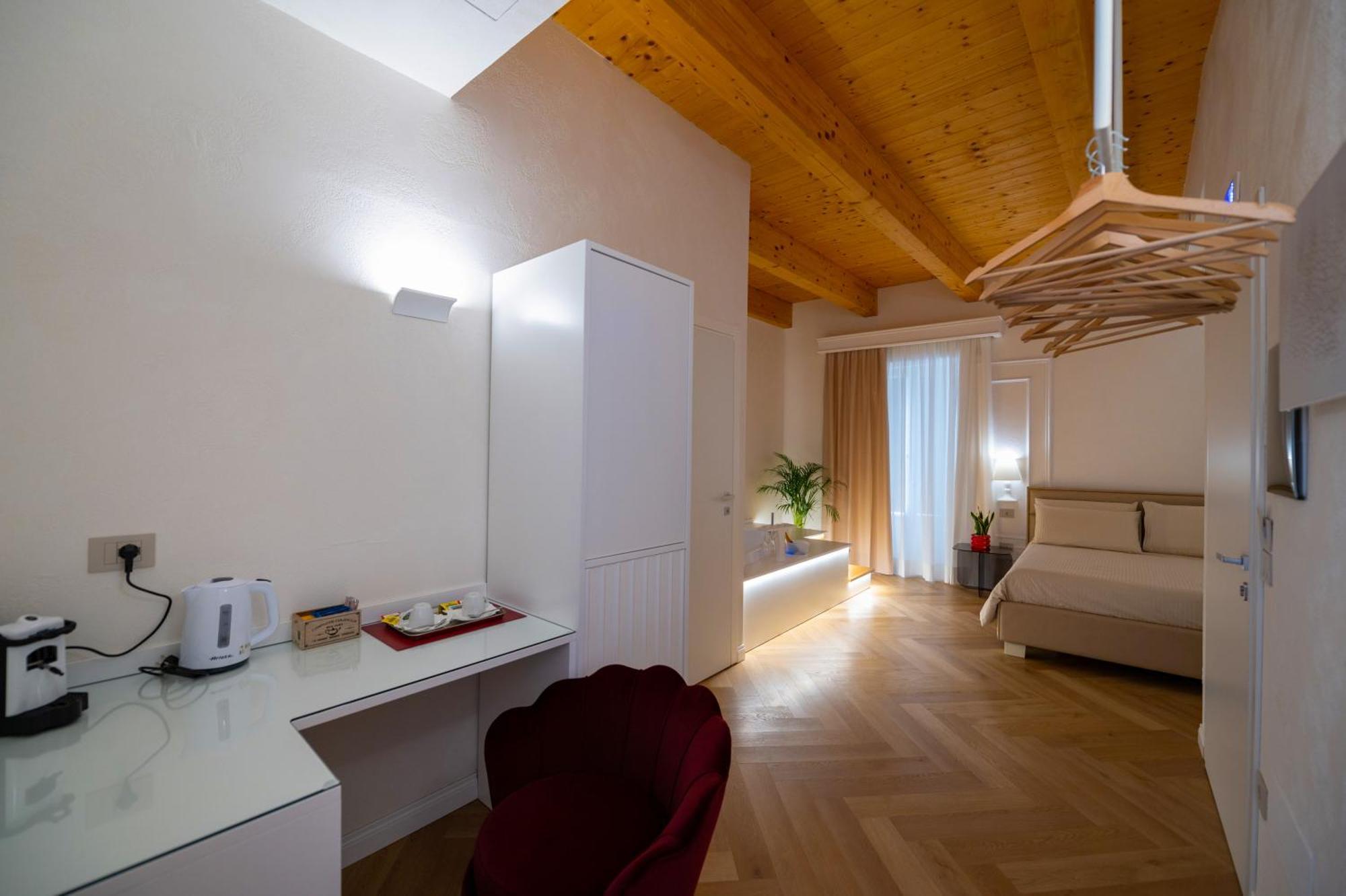 トロペーア La Divina - Free Parking - Bed & Breakfast エクステリア 写真