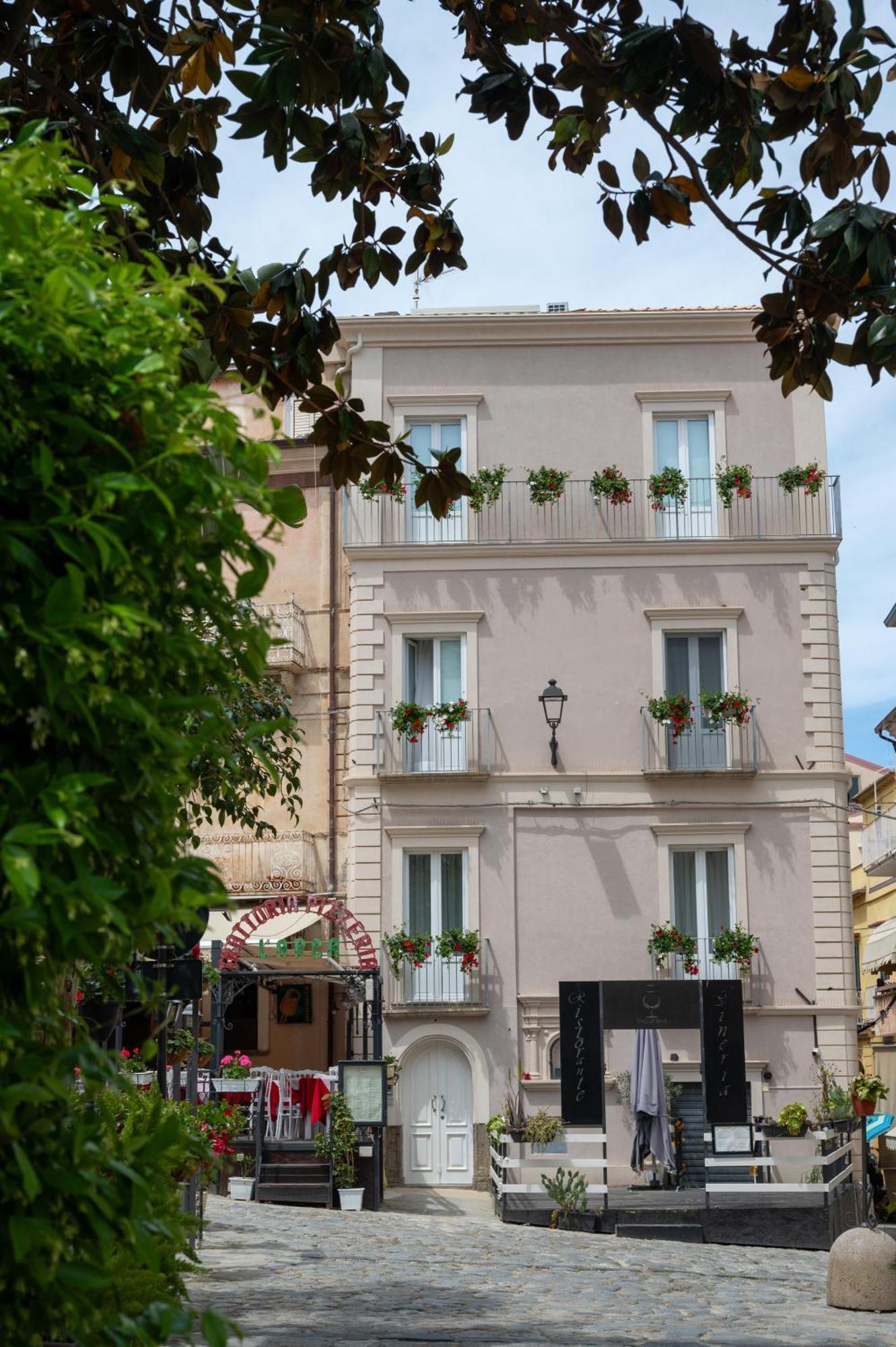 トロペーア La Divina - Free Parking - Bed & Breakfast エクステリア 写真
