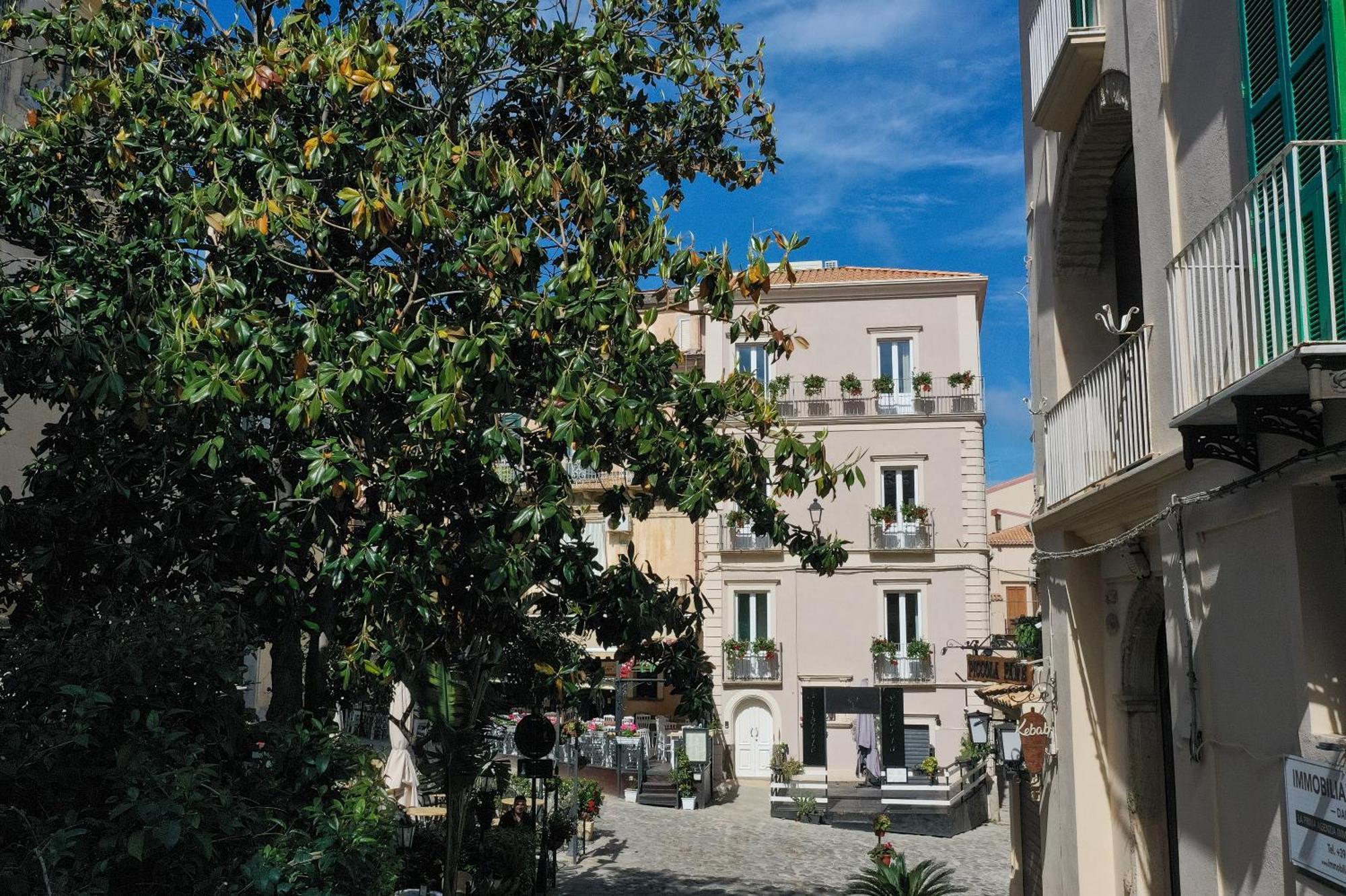 トロペーア La Divina - Free Parking - Bed & Breakfast エクステリア 写真